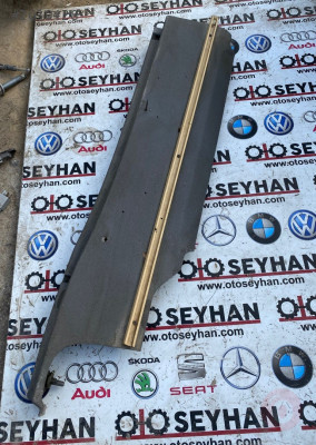 2K0868230A volkswagen caddy 2004-11 sağ bagaj kaplaması