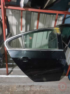 opel insignia sağ arka kapı siyah