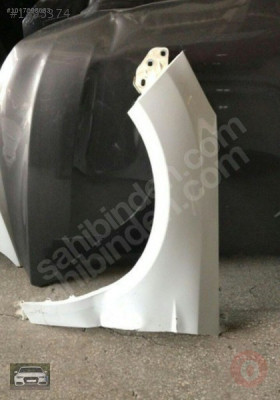 Focus 3 Sol Çamurluk