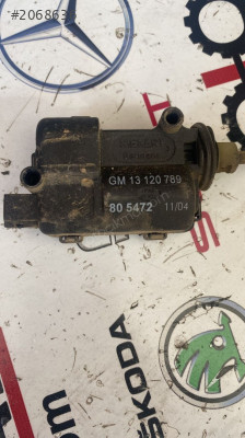 13120789 opel corsa c depo kapağı kilit motoru