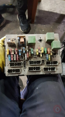 Peugeot 405 sigorta kutusu çıkma