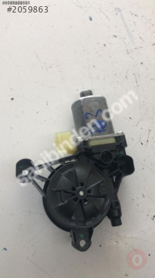 AUDİ A3 SAĞ ÖN CAM MOTORU