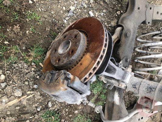 VOLVO S80 SAĞ ÖN FREN KALİPERİ ÇIKMA S80 FREN MERKEZİ ÇIKMA