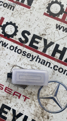 10A947109A volkswagen golf 8 kapı alt aydınlatma lambası