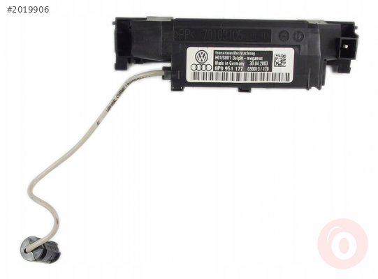 AUDI A3 04-13 TAVAN LAMBASI 8P0951177