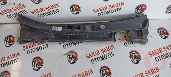 TOYOTA COROLLA SİLECEK IZGARASI ÇIKMA PARÇA