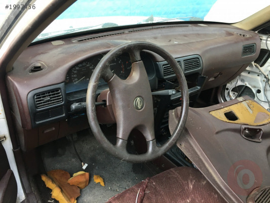 Nissan Sunny Göğüslük