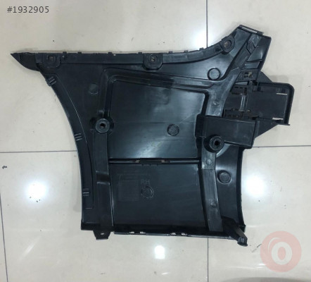 BMW 5 G30 SAĞ ARKA TAMPON BRAKETİ