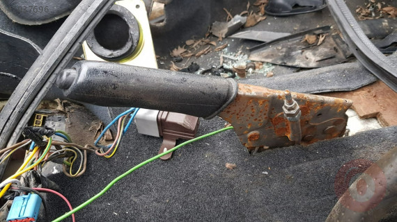 Ford escort el freni tabancası çıkma