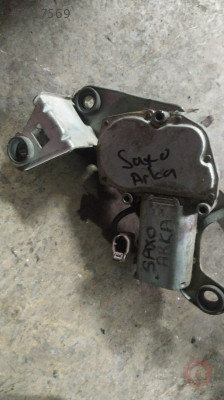 Citroen Saxo arka silecek motoru çıkma