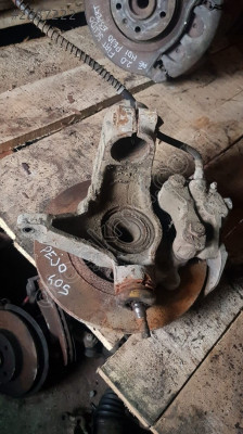 peugeot 405 çıkma sol ön taşıyıcı