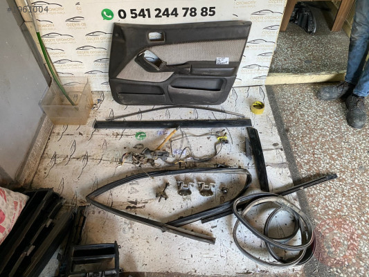MİTSUBİSHİ LANCER SAĞ ÖN KAPI KİLİDİ 1990 MODEL ORJİNAL