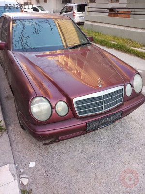 Mercedes 210 kasa gösterge çerçevesi çıkma parça