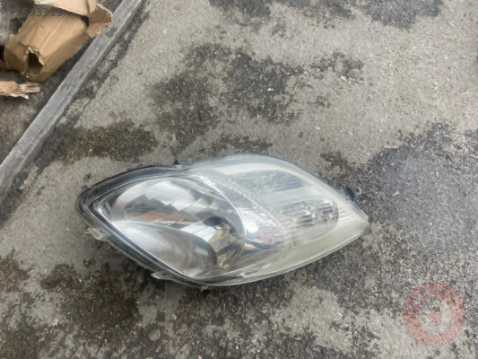 toyota yaris sol ön far