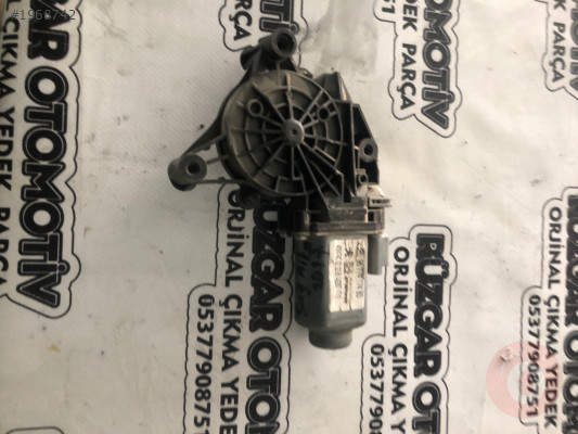 402474C  Peugeot 301 sağ arka cam motoru