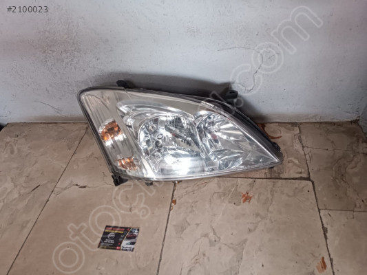 Toyota Corolla HB Orjinal Sağ Far 2002-2004 ÇIKMA