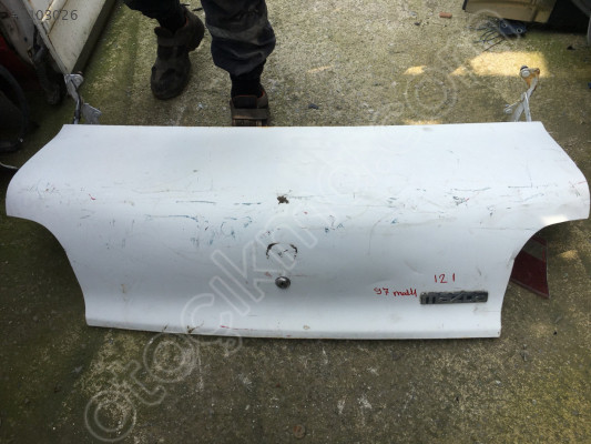 Mazda 121 Bagaj Kapağı