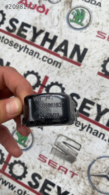 5Q0886193 vw golf 8 sağ arka bağlantı demiri