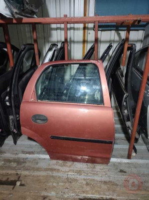 opel corsa c sağ arka kapı turunç renk