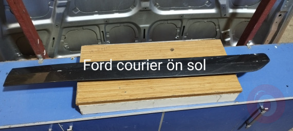 Ford courier çıkma sol ön kapı bandı