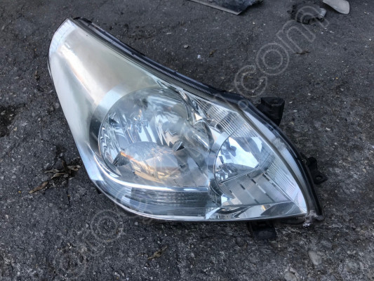 Toyota Verso Sağ Far 2009-2013