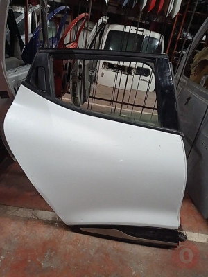 RENAULT CLIO 4 ARKA BAGAJ KAPISI GÜL OTOMOTİV ÇIKMA PARÇA