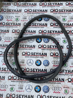 5JA867367F skoda rapid 2016 sol arka kapı lastiği kapı fitil