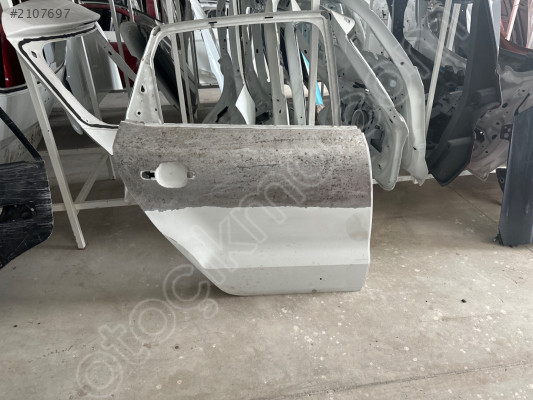 Polo sağ arka kapı çıkma