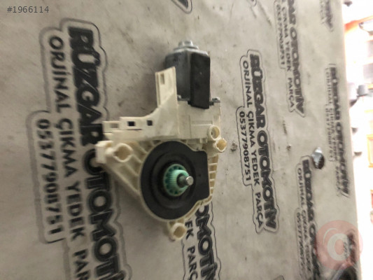 8K0.959.812.A Audi A4 sağ arka cam motoru