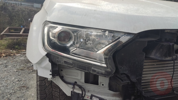 2018 Ford Ranger sağ far