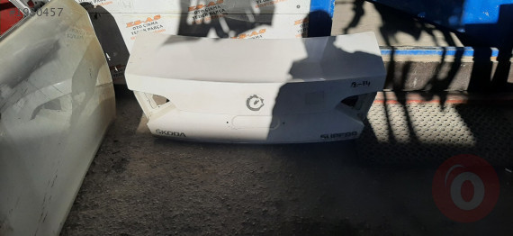 Skoda Super B bagaj kapağı 2012 2015