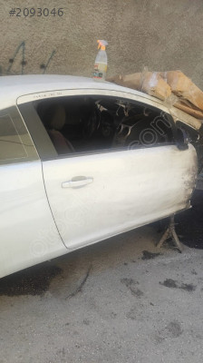 OPEL CORSA D TEK KAPI SAĞ ÖN KAPI