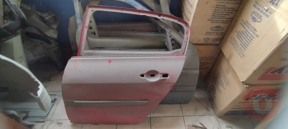 MEGAN 2 SOL ARKA KAPI BOŞ KIRMIZI RENK