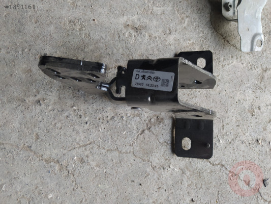 2018 2022 Peugeot rifter sag sörgülü kapı menteşesi