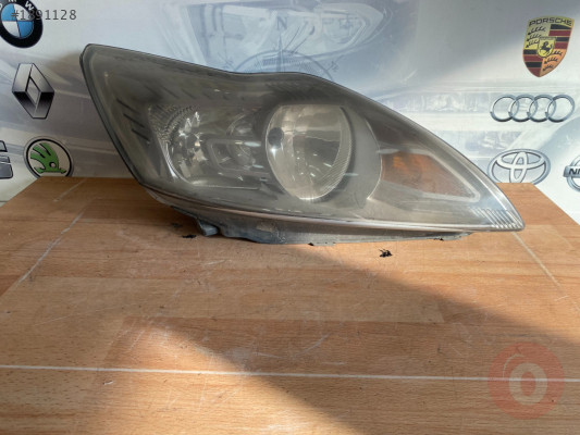 FORD FOCUS 2.5 İÇİ BEYAZ SAĞ FAR ÇIKMA ORJİNAL HATASIZ