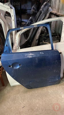 POLO ORJİNAL ÇIKMA SAĞ ARKA KAPI