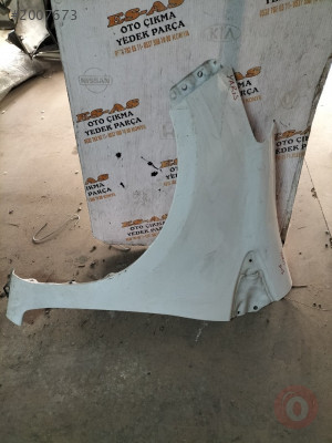 Toyota Yaris çıkma sol ön çamurluk 2011_2013
