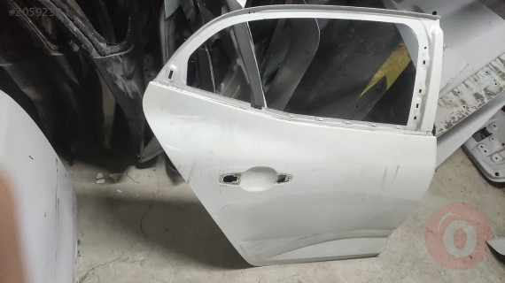 RENAULT MEGANE 4 SAĞ ARKA KAPI