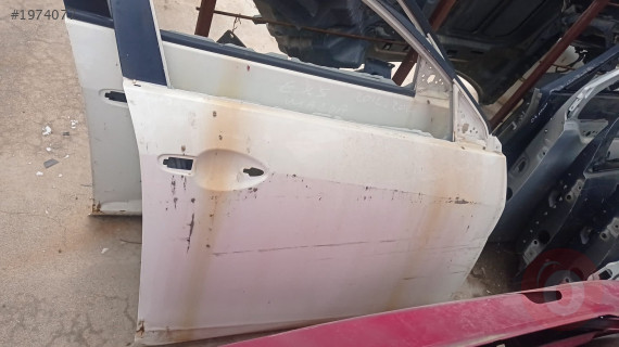 Mazda 3 sag ön kapı çıkma yedek parça