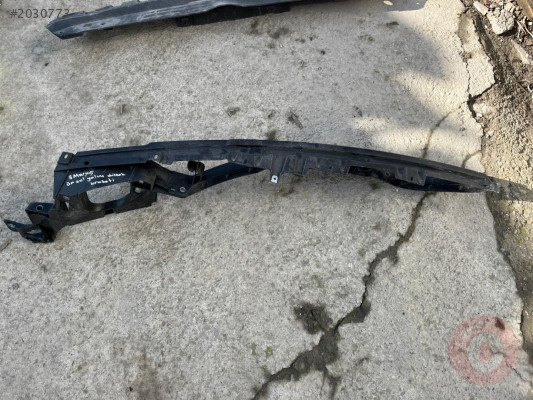 BMW X5 E70 SOL ÖN YOLCU YAN DİRSEK BRAKETİ SIFIR 51127157990