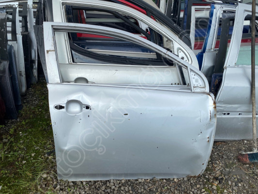 TOYOTA COROLLA SAĞ ÖN KAPI