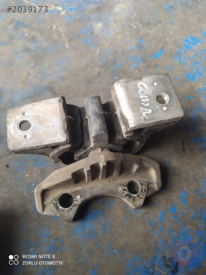 Opel Combo 1.7 sağ motor kulağı orjinal hatasız 332253673