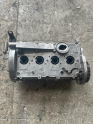 Oto Çıkma Parça / Volkswagen / Passat / Motor / Silindir Kapağı / Çıkma Parça 