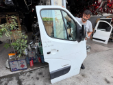 Oto Çıkma Parça / Renault / Master / Kaporta & Karoser / Kapı Menteşesi / Çıkma Parça 
