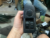 Oto Çıkma Parça / Kia / Pregio / Oto Cam / Cam Düğmesi / Çıkma Parça 