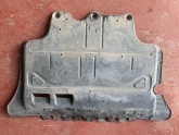 Oto Çıkma Parça / Volkswagen / Tiguan / Motor / Alt Muhafaza / Çıkma Parça 