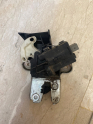 VOLKSWAGEN PASSAT BAGAJ KİLİDİ 4F5827505D
