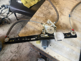 Oto Çıkma Parça / Ford / B-Max / Oto Cam / Cam Krikosu / Çıkma Parça 