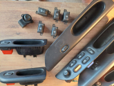 Oto Çıkma Parça / Renault / Laguna / Elektrik / Dörtlü Flaşör Düğmesi / Çıkma Parça 