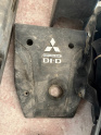 MİTSUBİSHİ L200 EURO 6 MOTOR ÜST PLASTİK KORUMA KAPAĞI